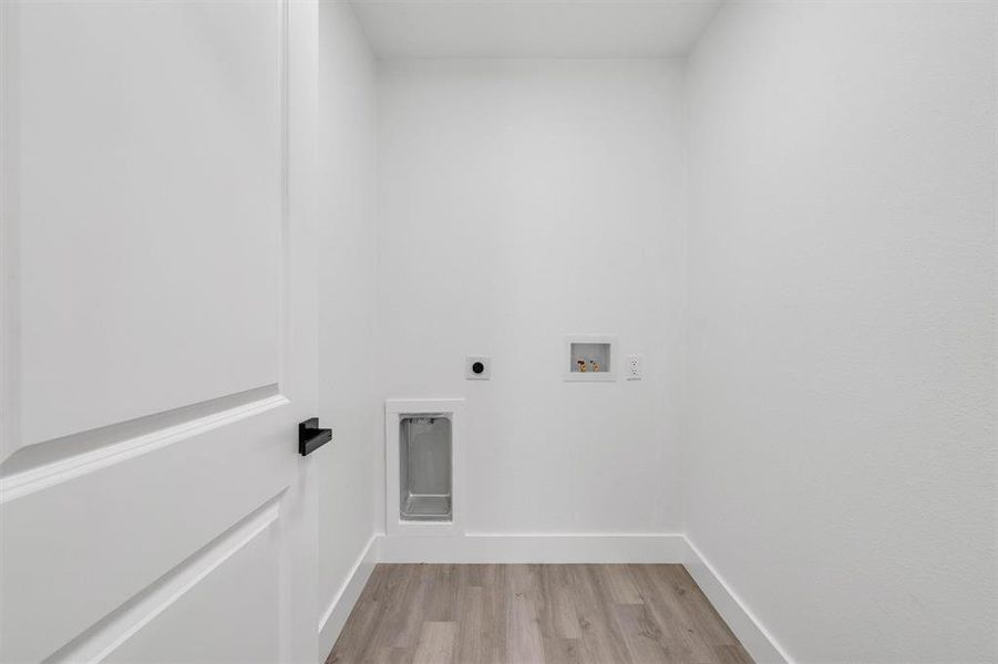 Spacious, unfurnished interior of a new home in , Cooper (Image 20).