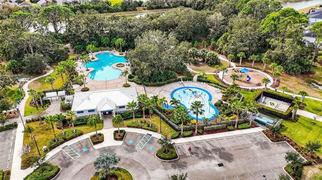 Community amenities in Summerwoods, Parrish (Image 40).