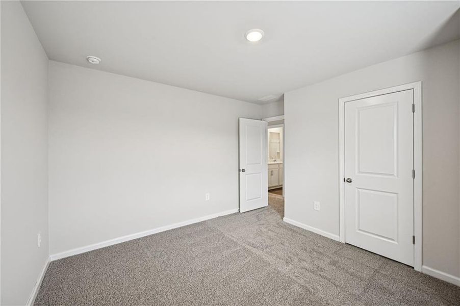 Spacious, unfurnished interior of a new home in Avalon - Reserve Series, Conyers (Image 33). Spacious, unfurnished interior of a new home in Avalon - Reserve Series, Conyers (Image 33).