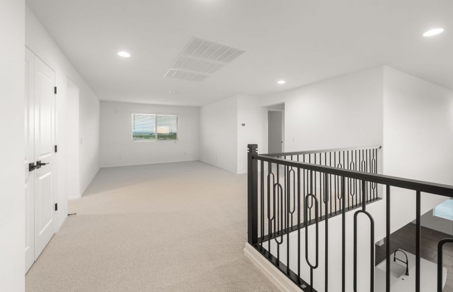 Spacious, unfurnished interior of a new home in Parkside at Anthem at Merrill Ranch, Florence (Image 28).