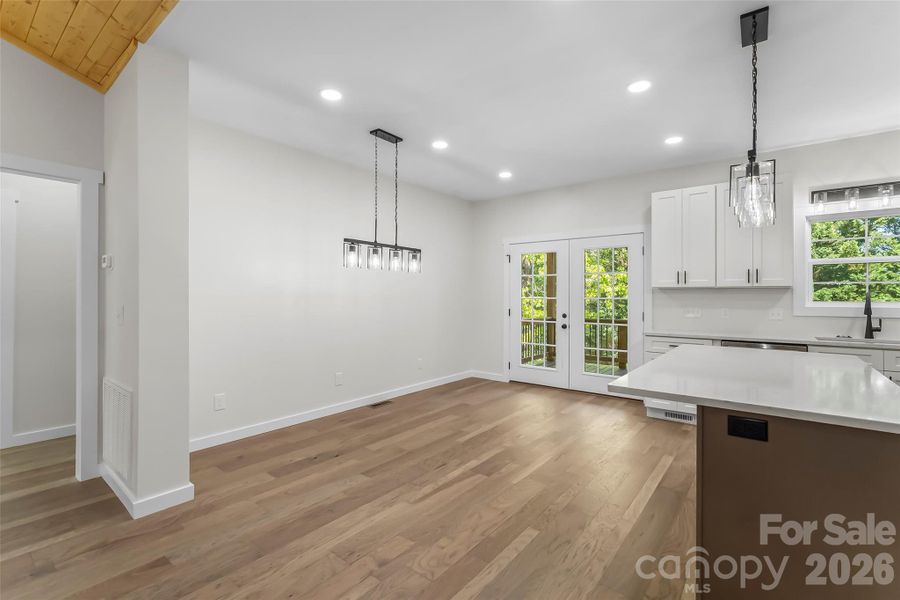 Spacious, unfurnished interior of a new home in , Marion (Image 38).