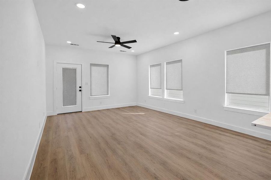 Spacious, unfurnished interior of a new home in , Dallas (Image 8).
