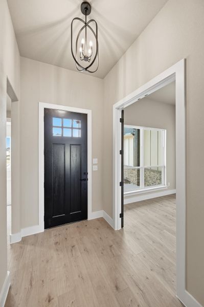 Spacious, unfurnished interior of a new home in Coyote Crossing, Godley (Image 19).