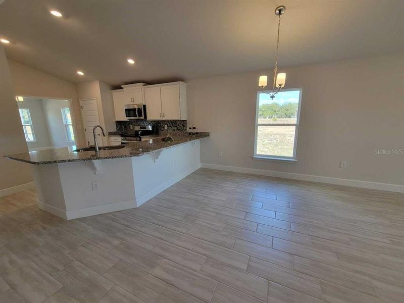 Spacious, unfurnished interior of a new home in Ocala Crossings South, Ocala (Image 11).
