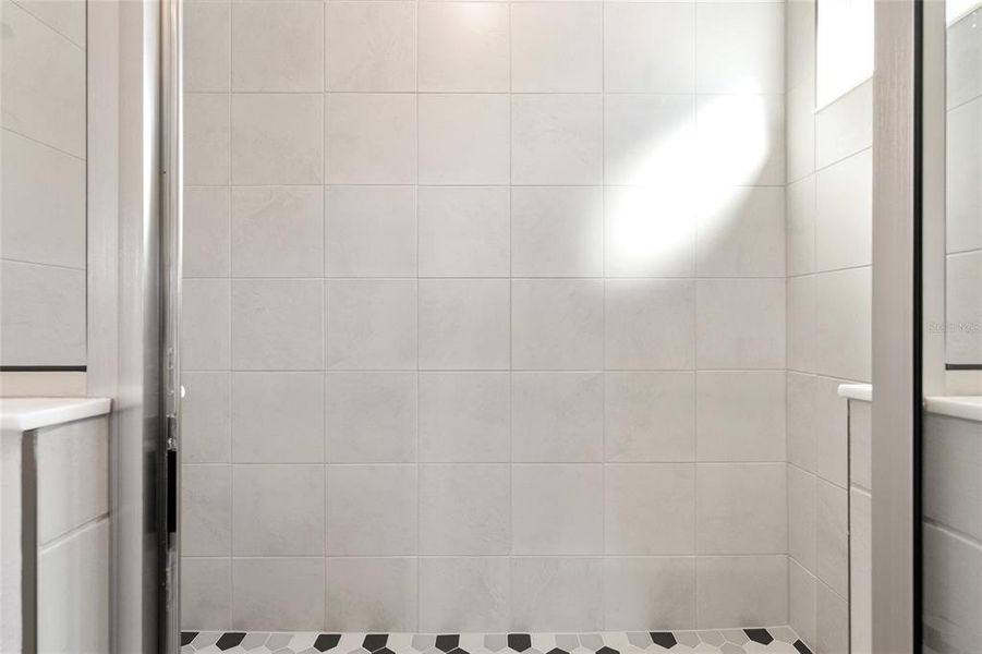 Close-up of interior finishes inside a home in Calesa Township, Ocala (Image 14).
