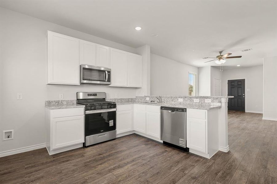 Furnished interior view inside a new home in Rocky Creek Crossing, Fort Worth (Image 6). Furnished interior view inside a new home in Rocky Creek Crossing, Fort Worth (Image 6).