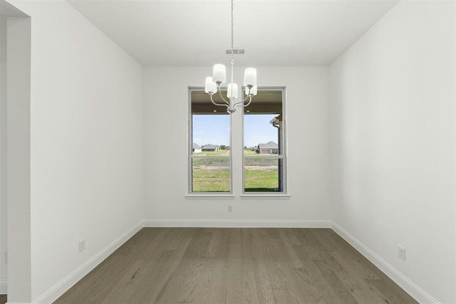 Spacious, unfurnished interior of a new home in Berkshire Estates, Mesquite (Image 19).