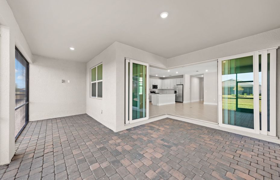 Spacious, unfurnished interior of a new home in Del Webb Oak Creek, North Fort Myers (Image 10). Spacious, unfurnished interior of a new home in Del Webb Oak Creek, North Fort Myers (Image 10).