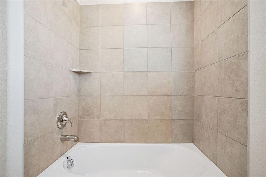 Photo is not of the actual home, but is an inspirational photo of builder’s model home and may depict options, furnishings, and/or decorator features that are not included. Photo is not of the actual home, but is an inspirational photo of builder’s model home and may depict options, furnishings, and/or decorator features that are not included.