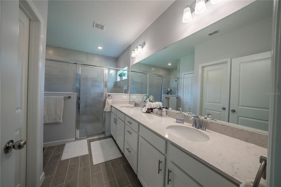 Furnished interior view inside a new home in Grand Park North, Dunnellon (Image 10).