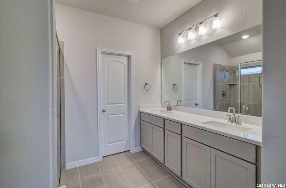 Furnished interior view inside a new home in Meyer Ranch - Enclave, New Braunfels (Image 6).