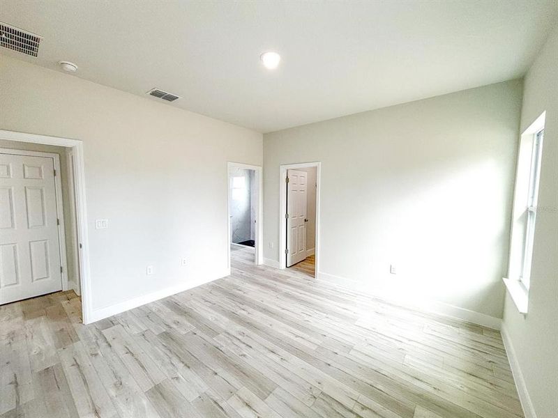 Spacious, unfurnished interior of a new home in , Ocklawaha (Image 23).