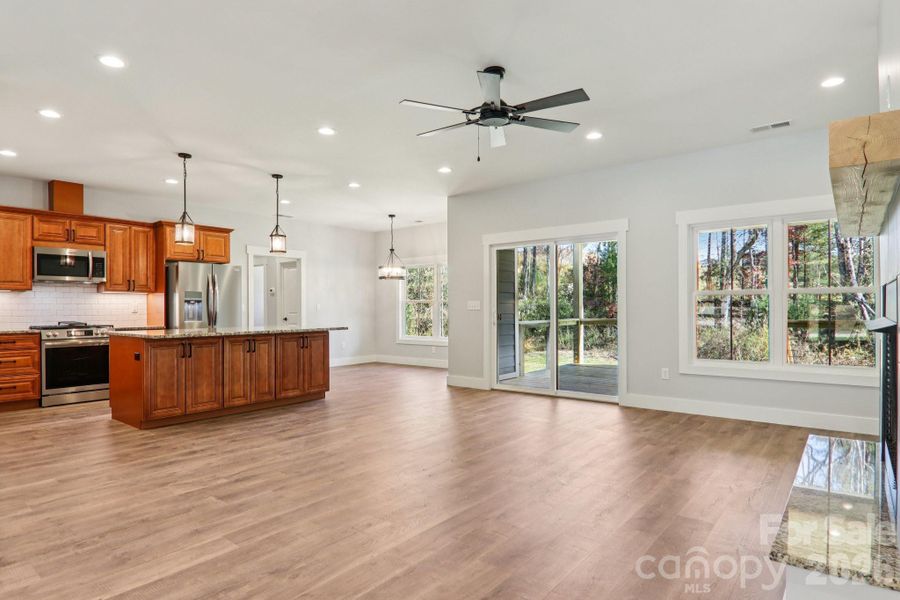 Spacious, unfurnished interior of a new home in , Hendersonville (Image 15).