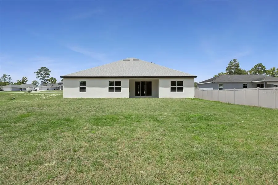 Exterior details and patio area of a home in , Ocala (Image 3).