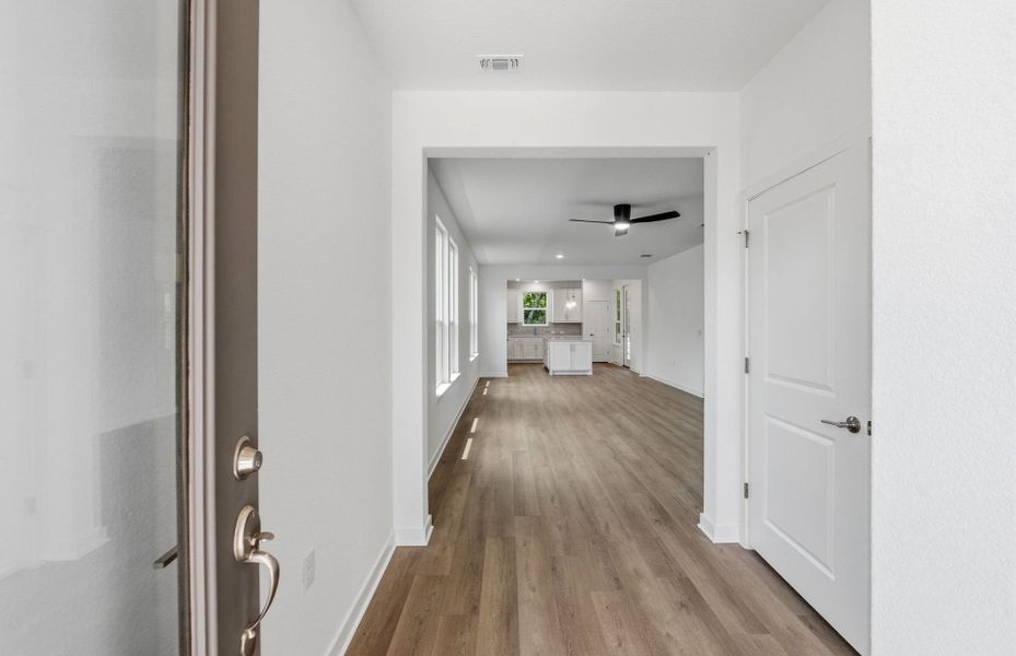 Spacious, unfurnished interior of a new home in Sun City Texas, Georgetown (Image 32). Spacious, unfurnished interior of a new home in Sun City Texas, Georgetown (Image 32).