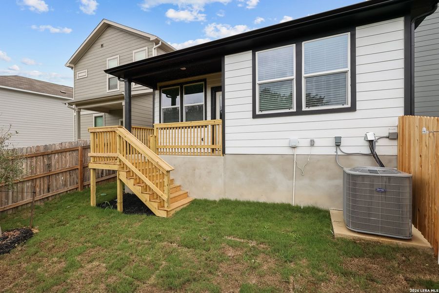 Exterior details and patio area of a home in Rosemont Hill, San Antonio (Image 21).