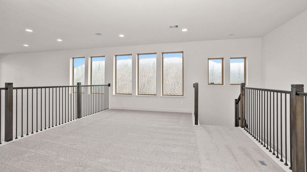 Spacious, unfurnished interior of a new home in Candela, Richmond (Image 8).