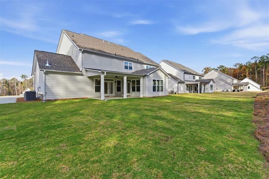 Exterior details and patio area of a home in Ford Landing, Acworth (Image 3).