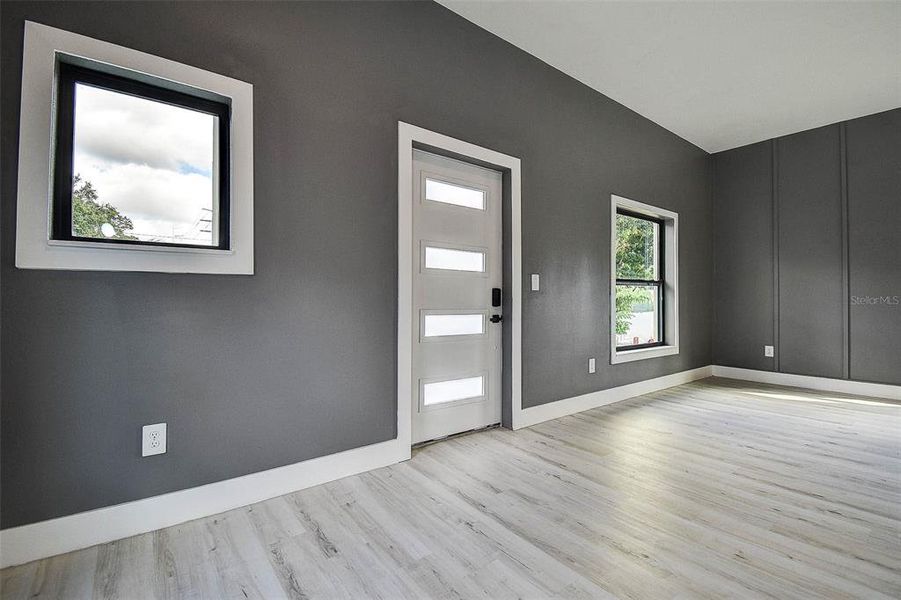 Spacious, unfurnished interior of a new home in , St. Petersburg (Image 16).