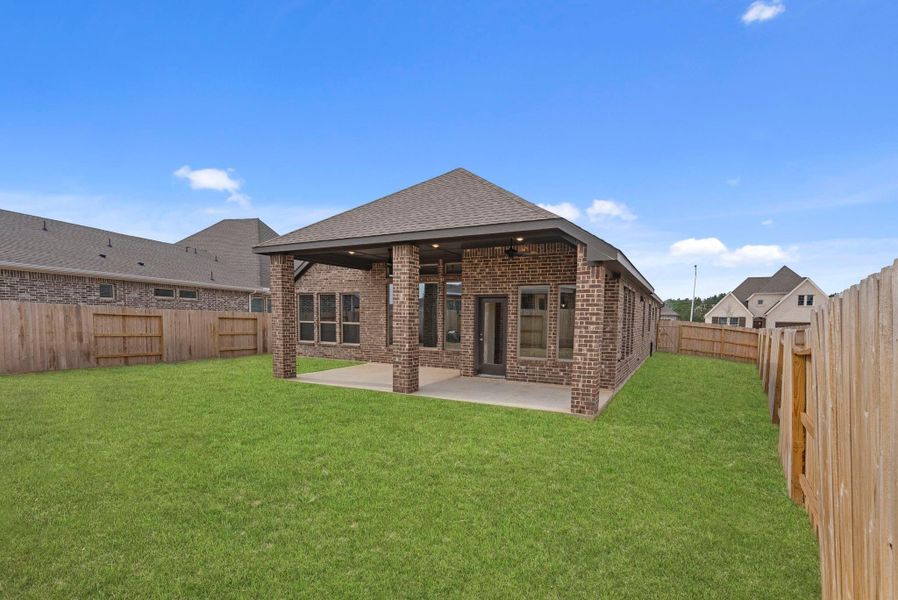 Exterior details and patio area of a home in Escondido, Magnolia (Image 3).