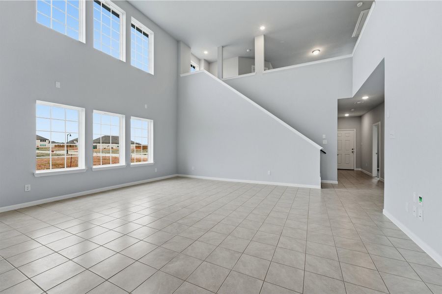 Spacious, unfurnished interior of a new home in Saddlebrook Estates, Waxahachie (Image 16).