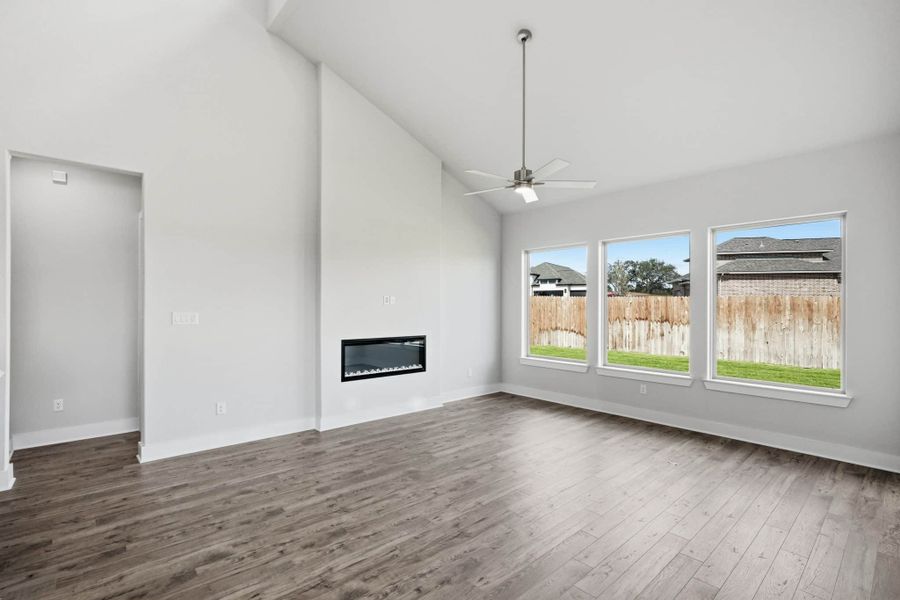 Spacious, unfurnished interior of a new home in Alsatian Oaks, Castroville (Image 36).
