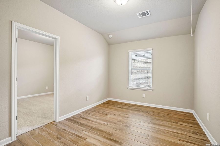 Spacious, unfurnished interior of a new home in Sagebrooke - Premier Series, San Antonio (Image 41).