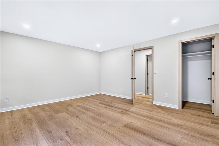 Spacious, unfurnished interior of a new home in , Dunwoody (Image 90).