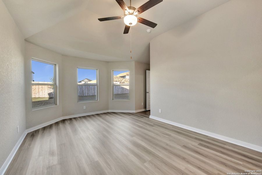 Spacious, unfurnished interior of a new home in Winding Brook, San Antonio (Image 29). Spacious, unfurnished interior of a new home in Winding Brook, San Antonio (Image 29).