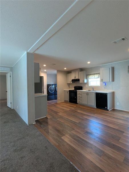 Spacious, unfurnished interior of a new home in , Lake Wales (Image 10).