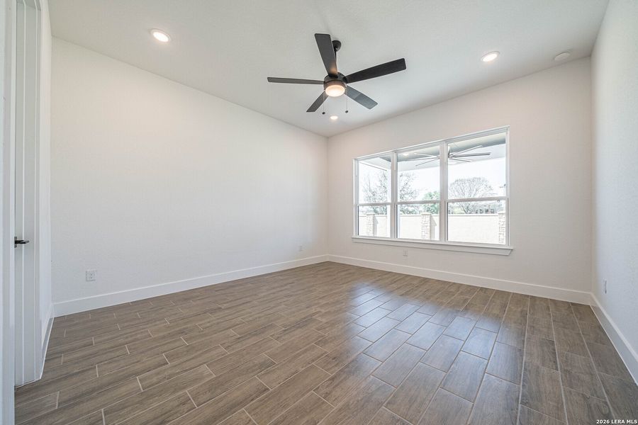 Spacious, unfurnished interior of a new home in , Kerrville (Image 14).