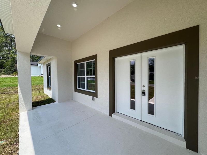 Spacious, unfurnished interior of a new home in , Citrus Springs (Image 11).