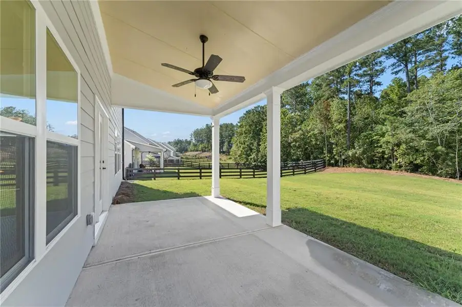 Exterior details and patio area of a home in , Dallas (Image 4).