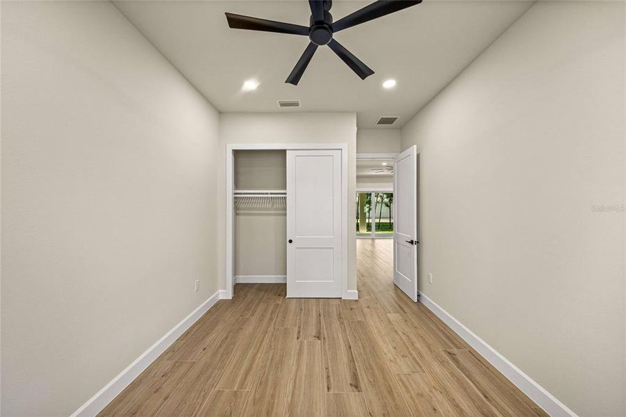 Spacious, unfurnished interior of a new home in , Ocala (Image 32).