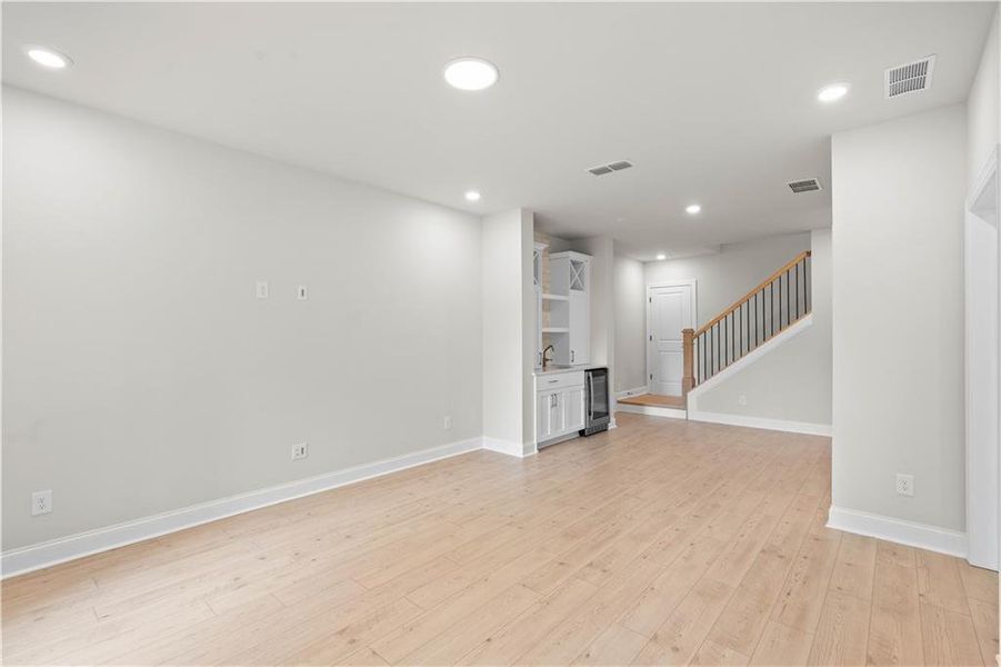 Spacious, unfurnished interior of a new home in Ward's Crossing Townhomes, Johns Creek (Image 22).