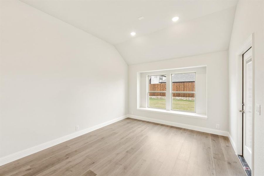 Spacious, unfurnished interior of a new home in Addison Hills, Cedar Hill (Image 31).