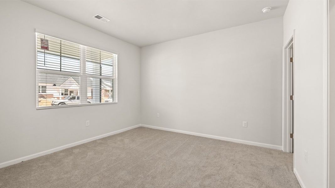 Spacious, unfurnished interior of a new home in Bellemeade Landing, Augusta (Image 13).