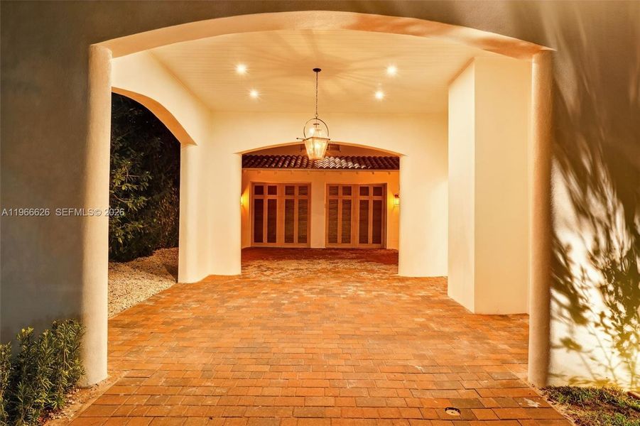 Exterior details and patio area of a home in , Coral Gables (Image 3).