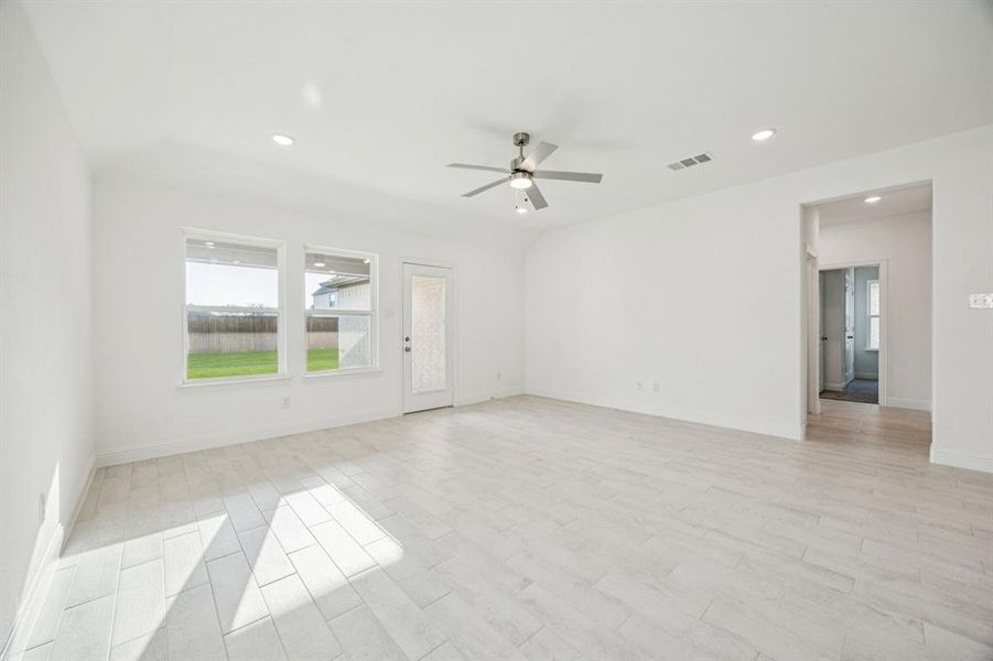Spacious, unfurnished interior of a new home in Sicily, Princeton (Image 13).