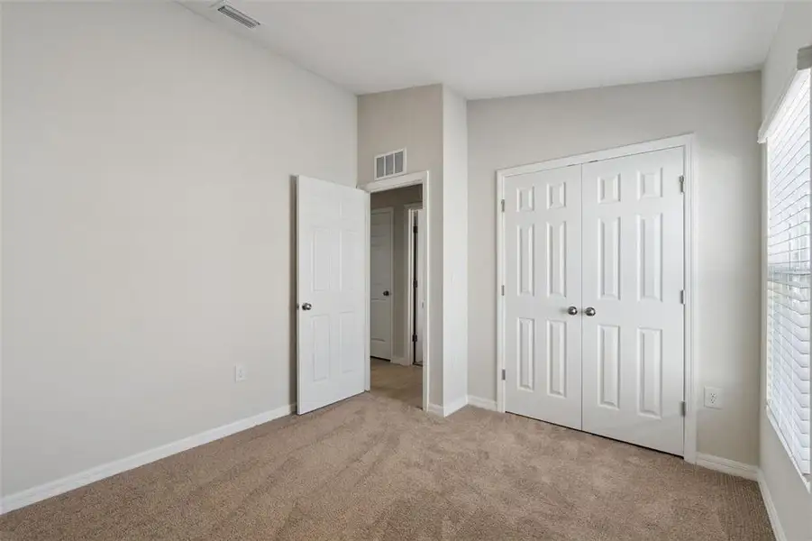 Spacious, unfurnished interior of a new home in , Haines City (Image 15).