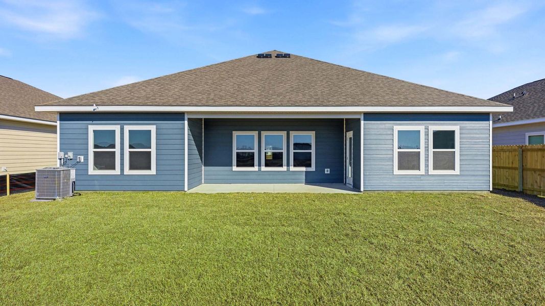 Exterior details and patio area of a home in Hodges Bayou Plantation, Panama City (Image 3).