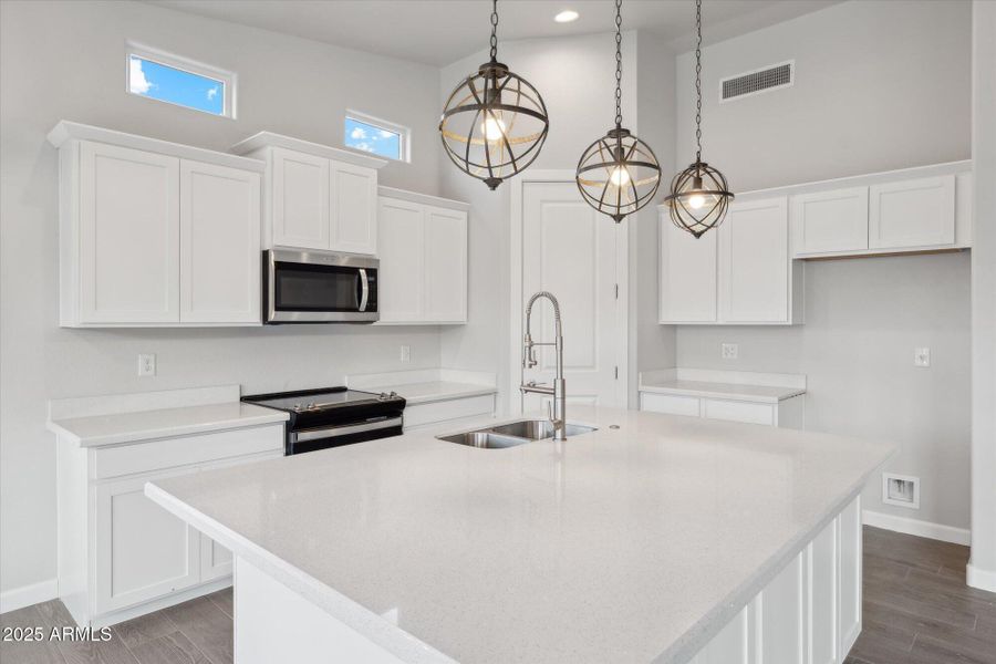 1,658 Kitchen 5 - 192 1,658 Kitchen 5 - 192