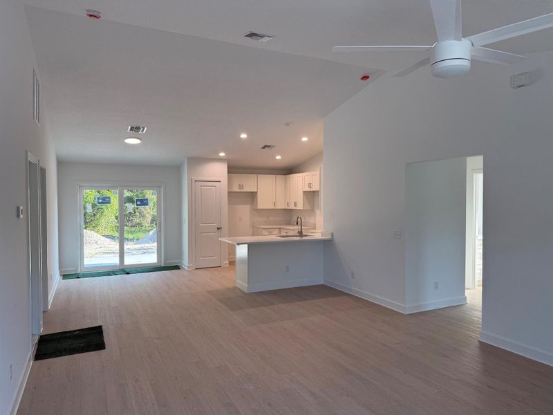 Spacious, unfurnished interior of a new home in , Vero Beach (Image 4). Spacious, unfurnished interior of a new home in , Vero Beach (Image 4).
