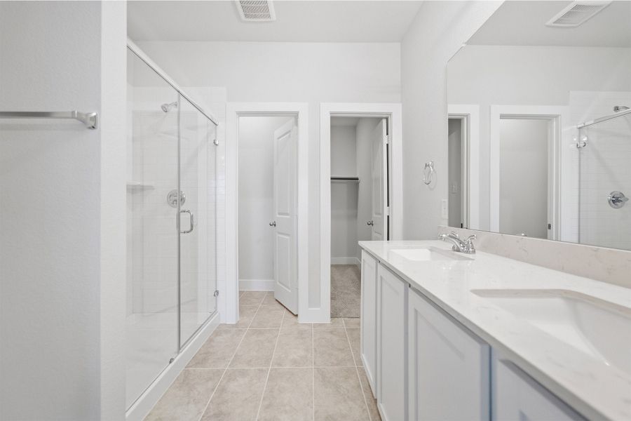 Furnished interior view inside a new home in Pecan Estates, Crosby (Image 13).