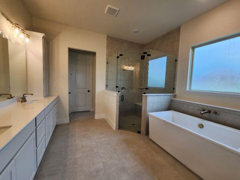 Furnished interior view inside a new home in Rocky Top, Krum (Image 5).