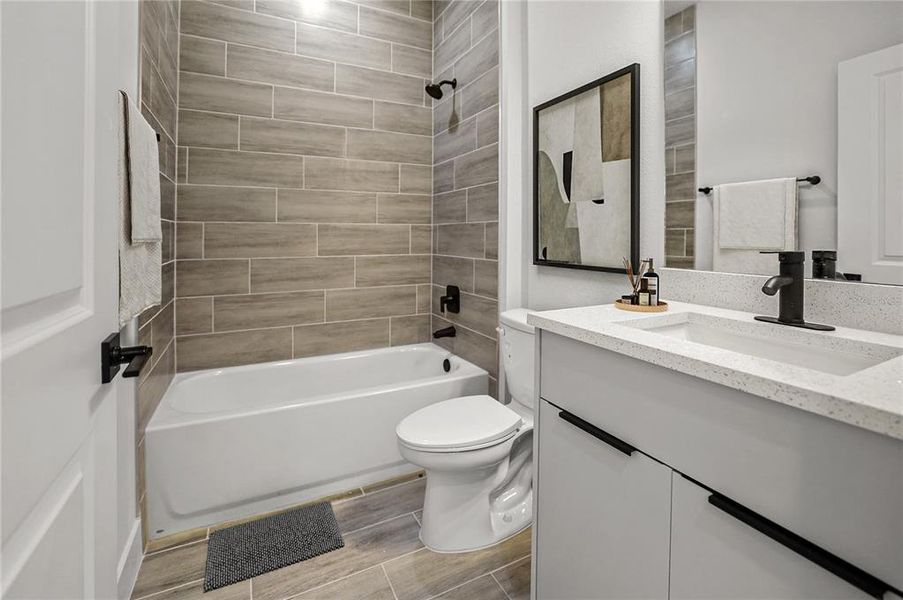 Furnished interior view inside a new home in , Ocala (Image 9).