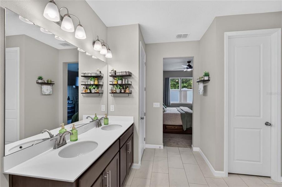 Furnished interior view inside a new home in , Tavares (Image 18).