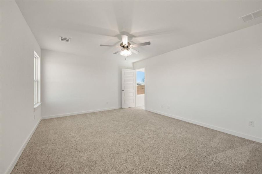 Spacious, unfurnished interior of a new home in Gatlin Ranch, Springtown (Image 20).