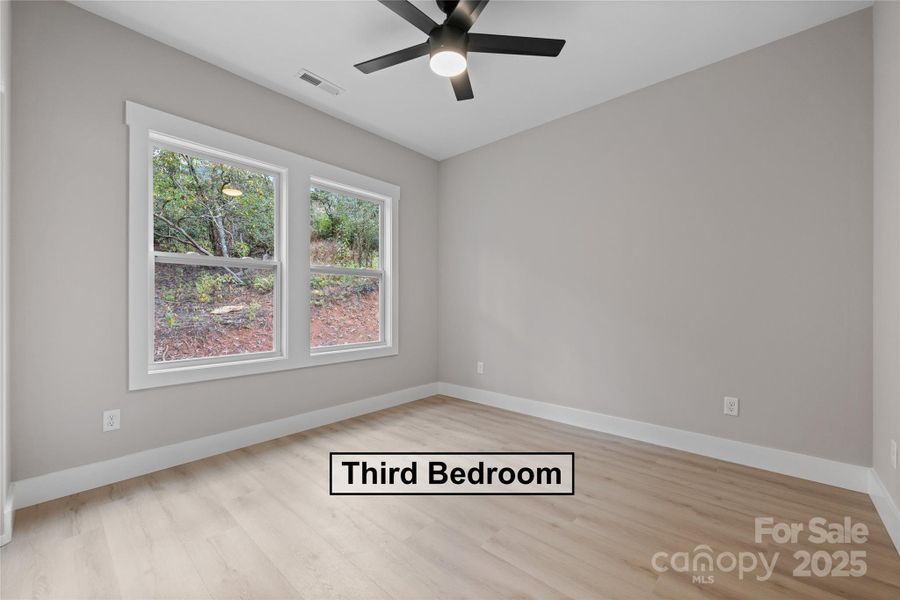 Spacious, unfurnished interior of a new home in , Asheville (Image 40).