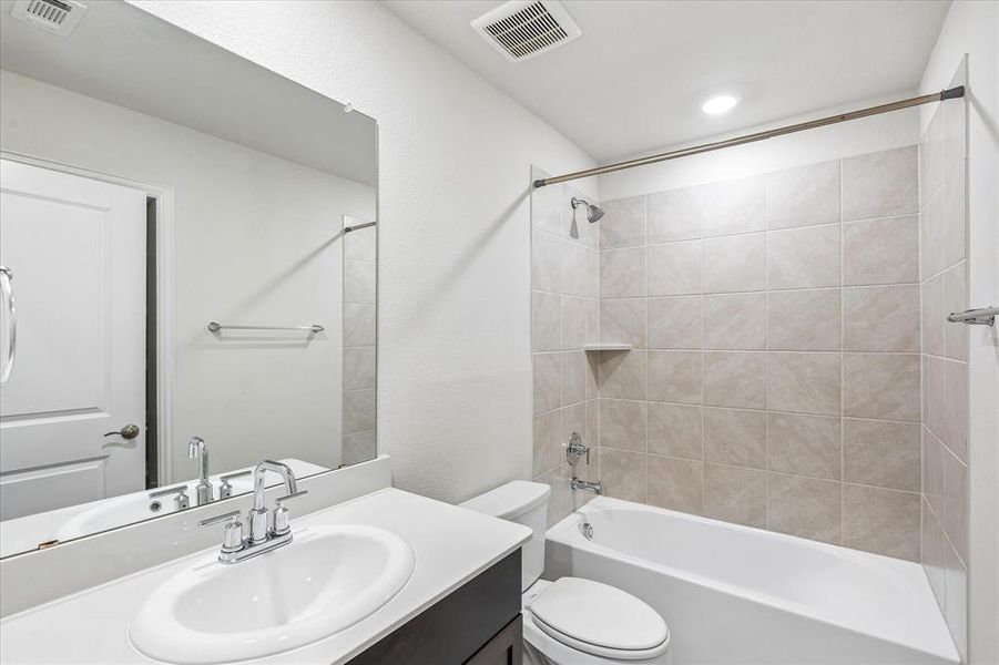 Furnished interior view inside a new home in Cibolo Hills, Fort Worth (Image 19).